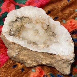 Natural White Quartz Crystal Geode Decorative Accent